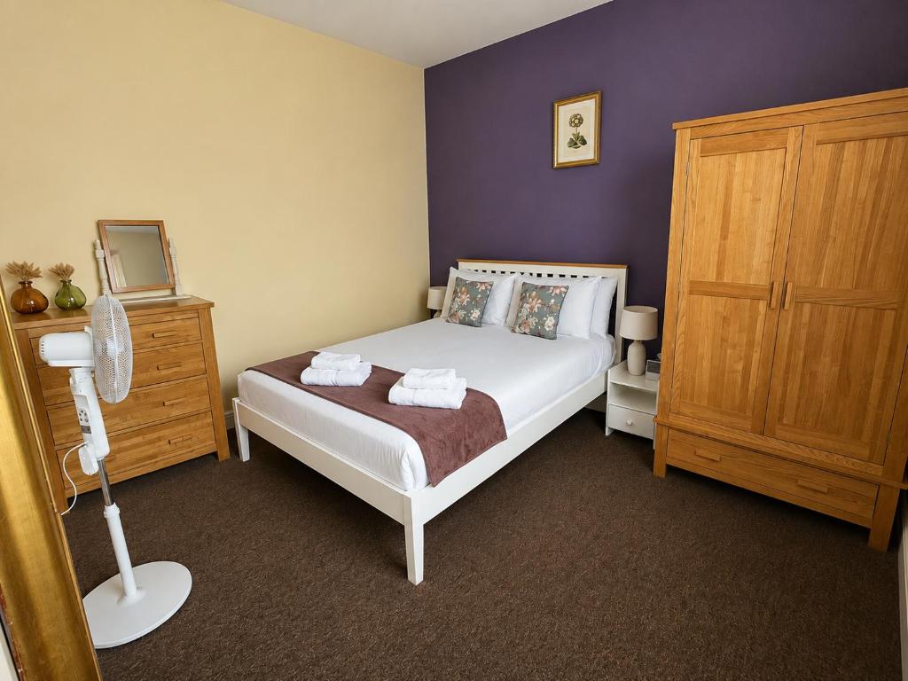 The Cornerhouse - One-Bedroom Apartment