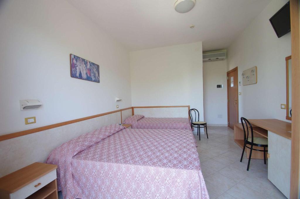 Hotel Calipso - Triple Room With Balcony