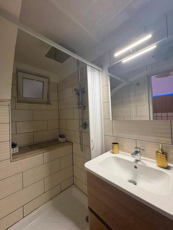 Caterina City House