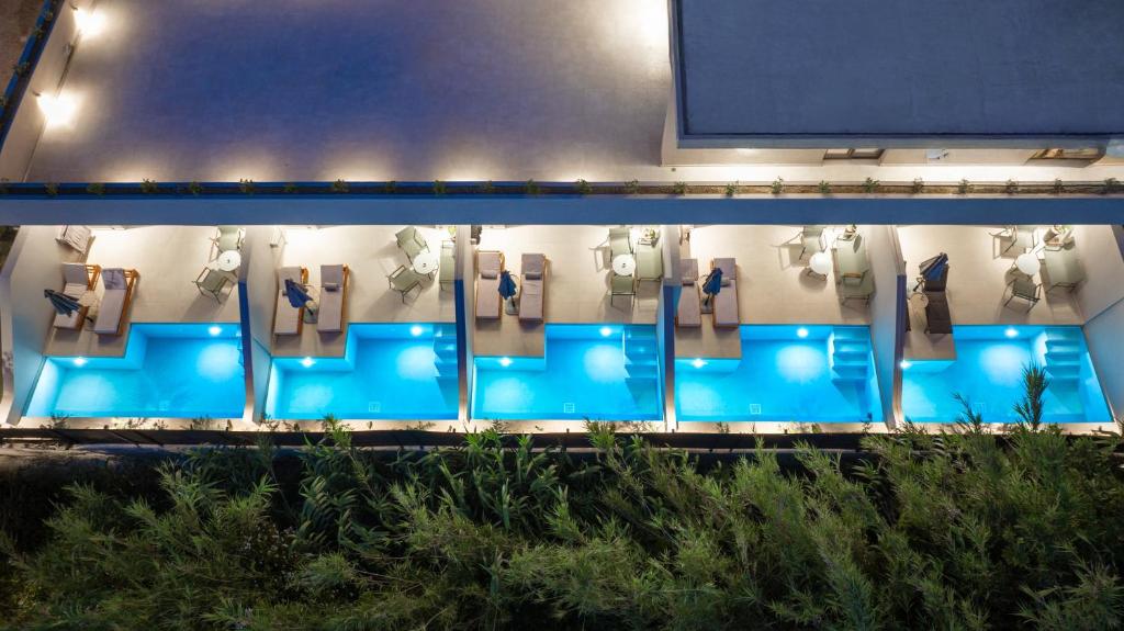 Mr & Mrs Grey Luxury Suites with Private Pools-Laganas