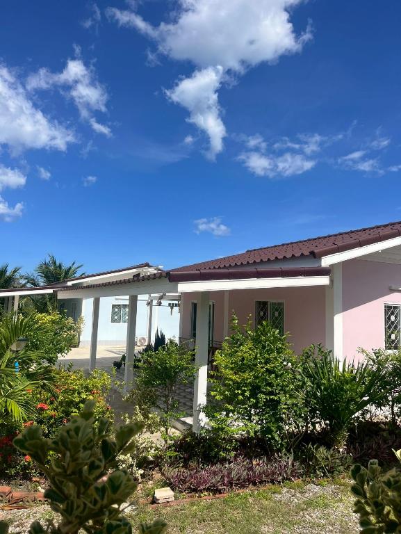 a house with a view of the ocean at 226 House Ao Noi in Ban Don Hiang
