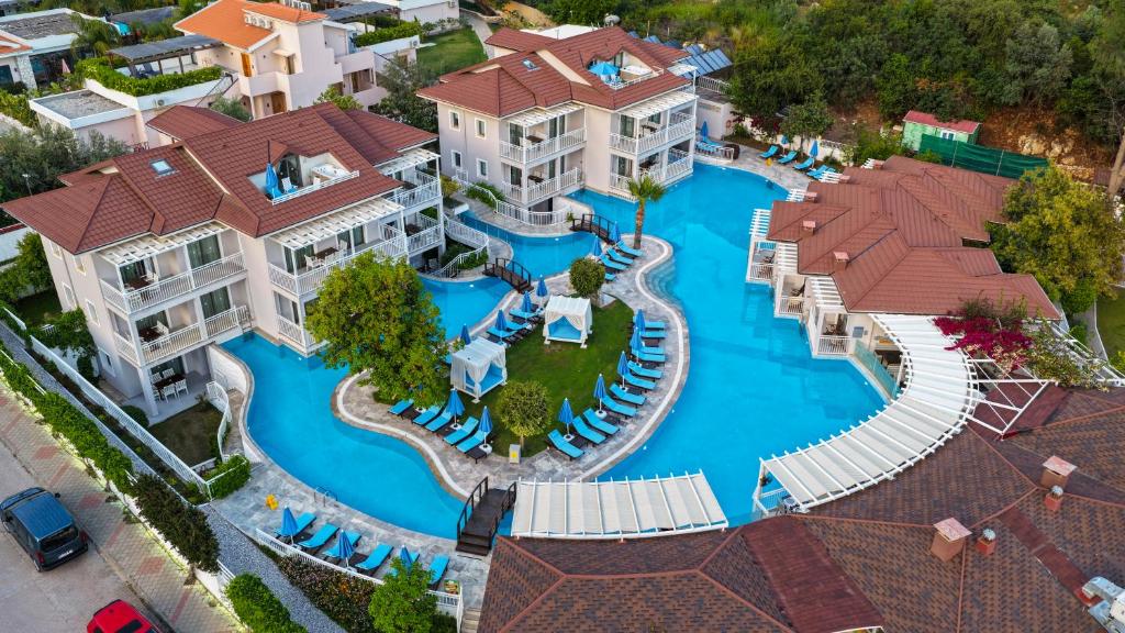 an aerial view of a pool at a resort at Mozaik Apartments in Oludeniz