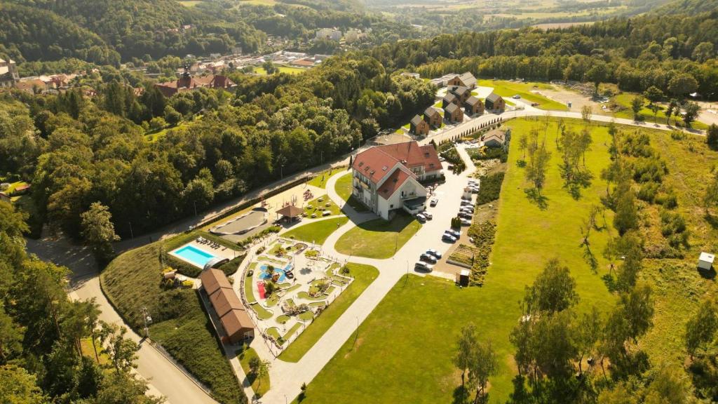 an aerial view of a large house with a park at Hotel Bardo in Bardo
