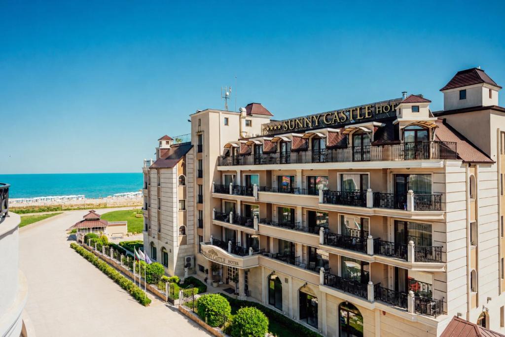 Sunny Castle Hotel - All Inclusive, Beach and Free parking