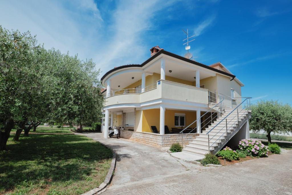 OliveUm Apartments