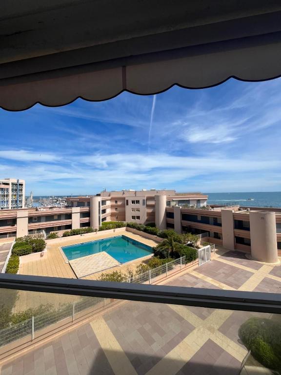 appartement Sète vue sur mer piscine