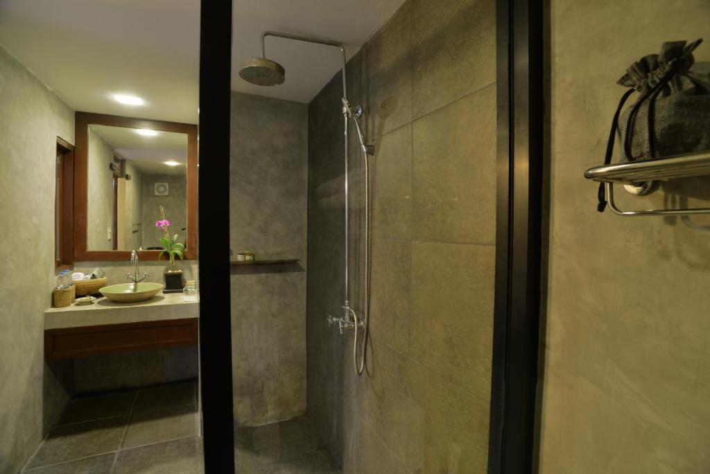 The Quarter Pai - 10