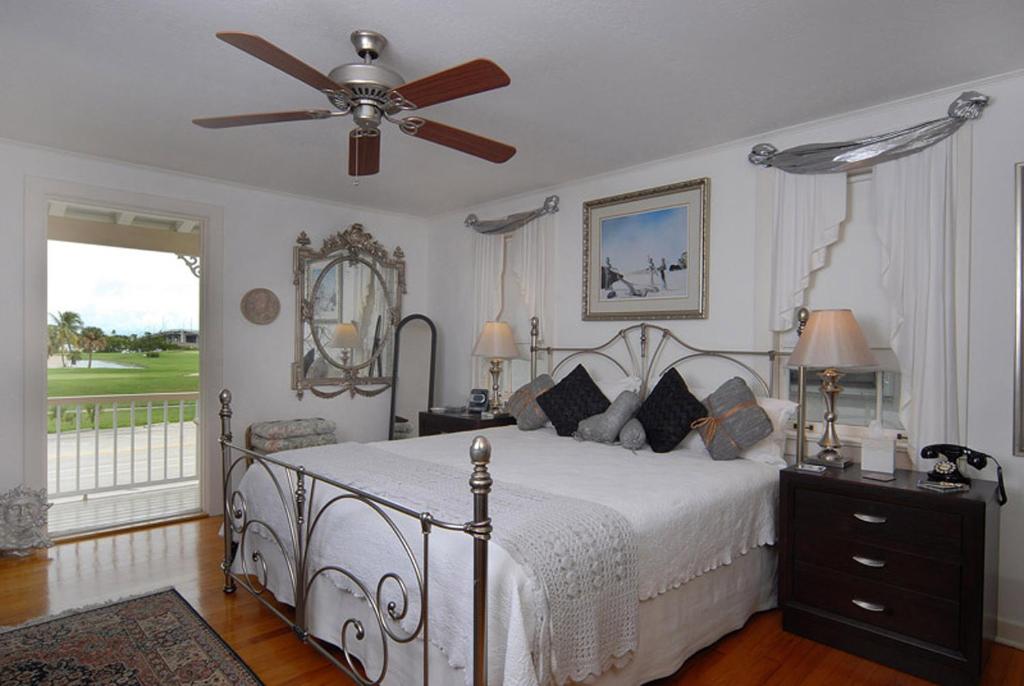 Imagen de la galería de Sabal Palm House Bed and Breakfast, en Lake Worth