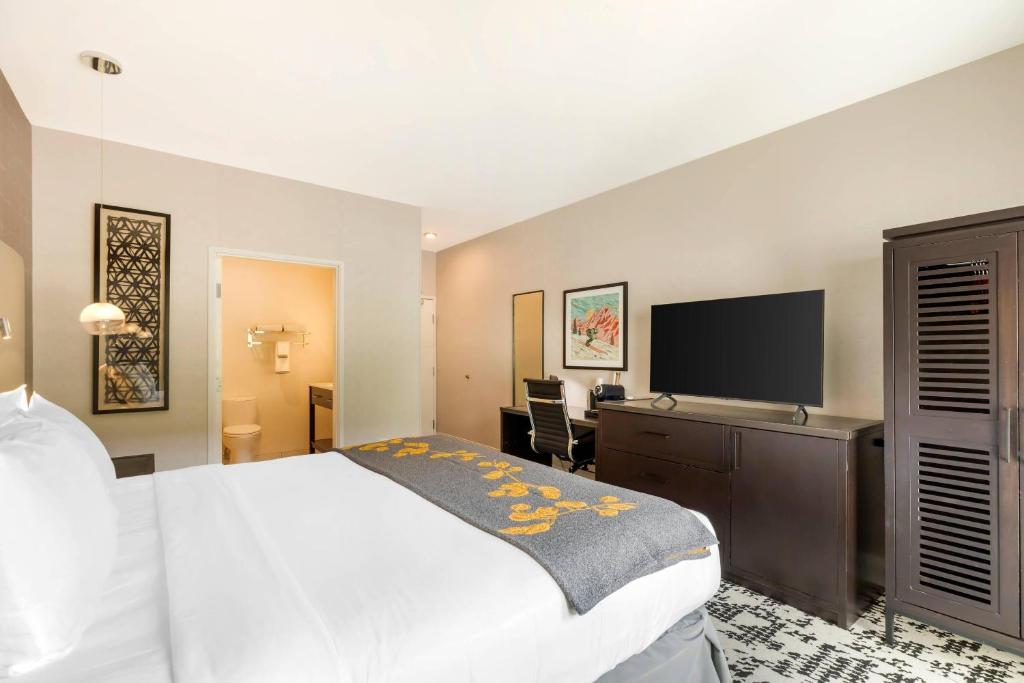 Cambria Hotel Copper Mountain photo