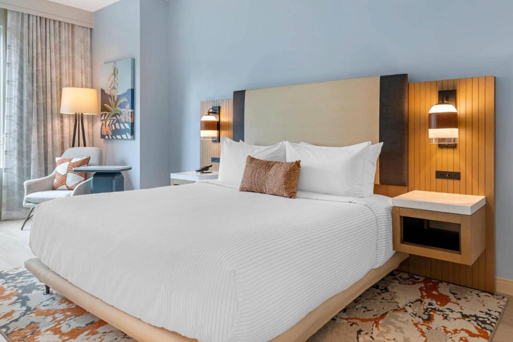 Cambria Hotel Austin Downtown photo