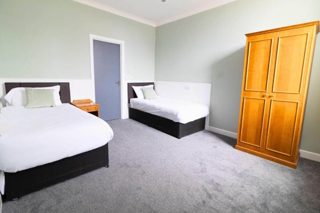 The Windmill Hotel - Alford - Superior Family Room