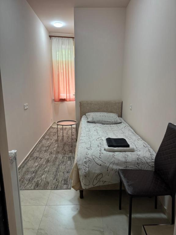 Guest House Lilia - Single Room With Private Bathroom