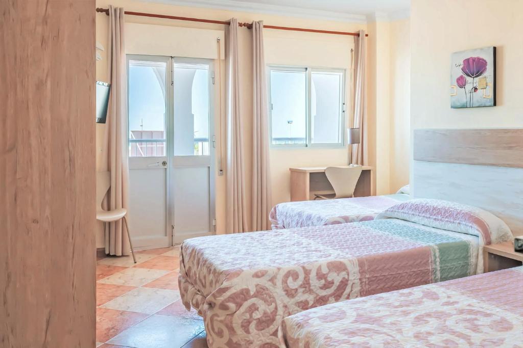 Hostal Sonrisa del Mar - Triple Room