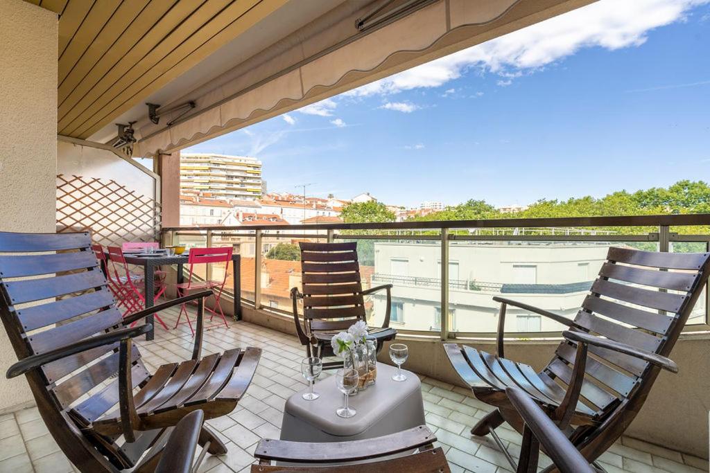 L'APARTÉ CANNOIS avec balcon en centre-ville