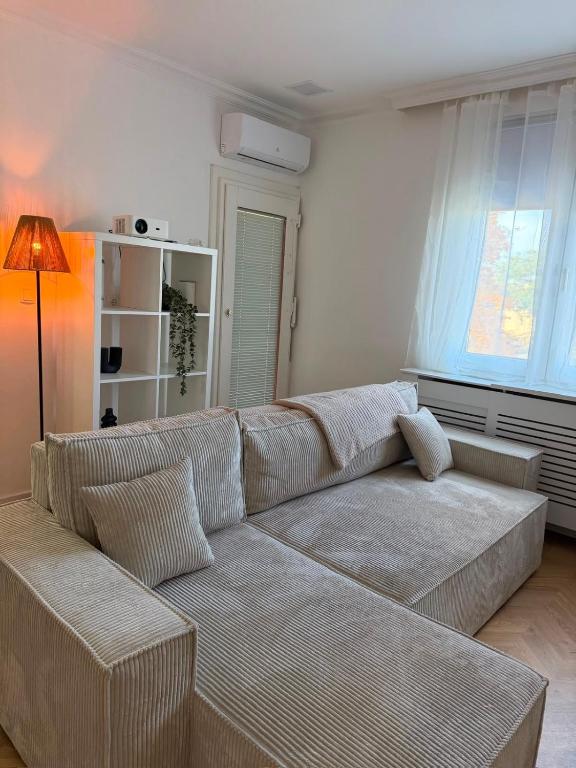 Neu renoviertes Apartment nahe Flughafen Wien Schwechat I mit Parkplatz & 2 Schlafzimmer