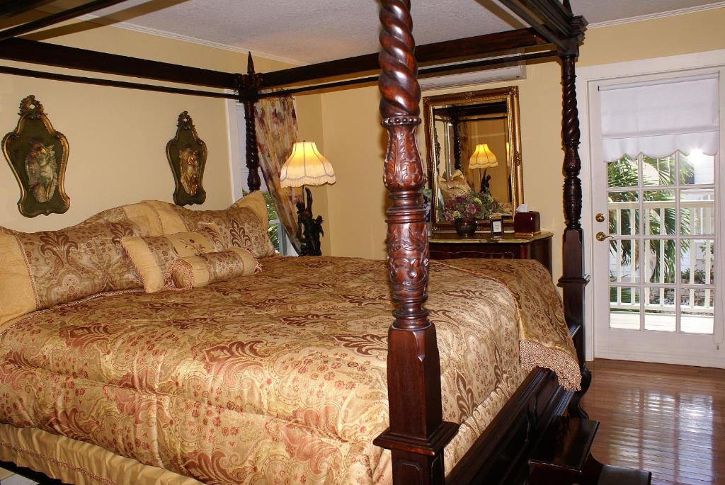 Sabal Palm House Bed and Breakfast - 