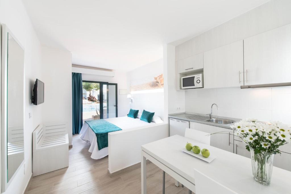 Hotel THB Flora - 
