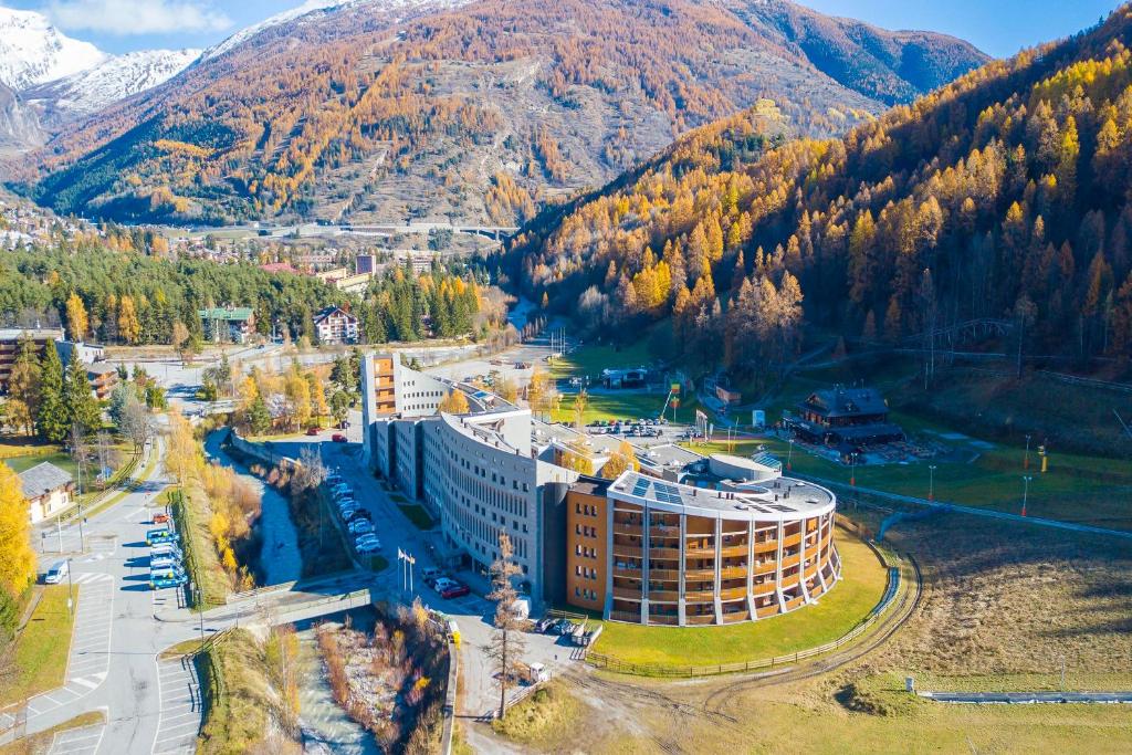 an aerial view of a hotel in the mountains at Appartamenti Campo Smith in Bardonecchia