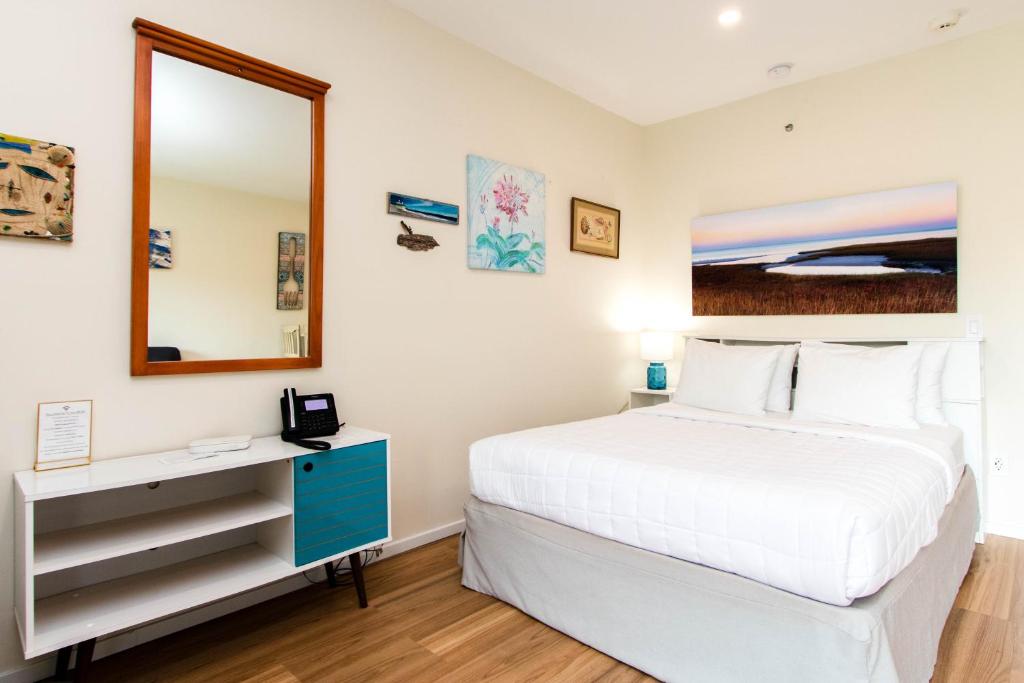 Windward Shores photo