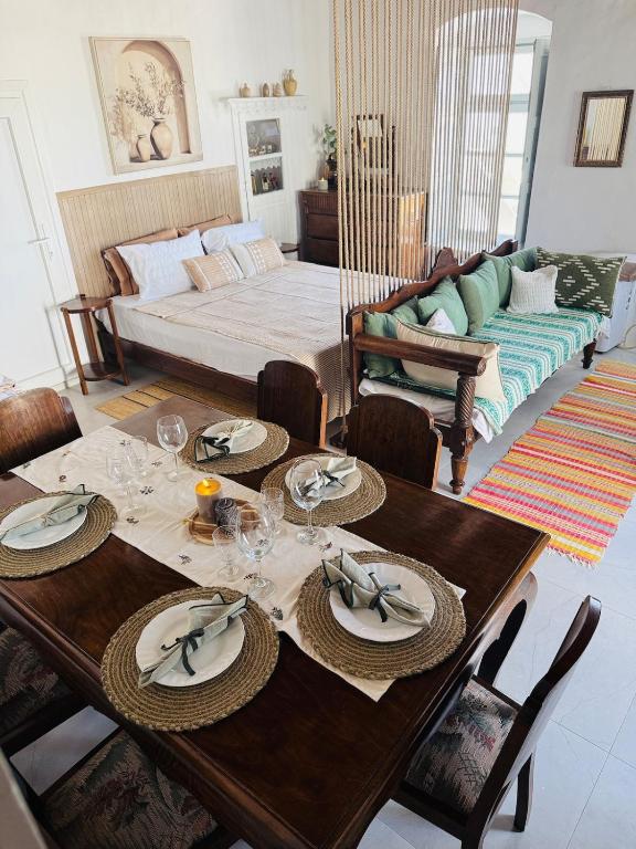 Renovated 100yo Cycladic Home in center of Naousa