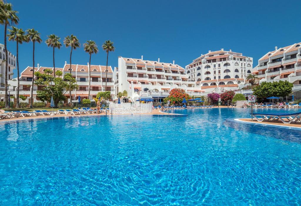 Parque Santiago II - Studio - Las Americas, heated pool, ocean view, 250m to the beach