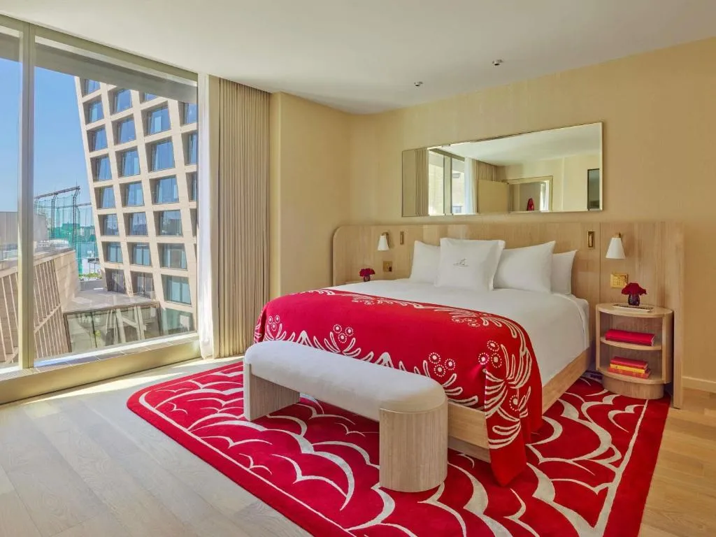 Deluxe One Bedroom Suite Mobility Accessible