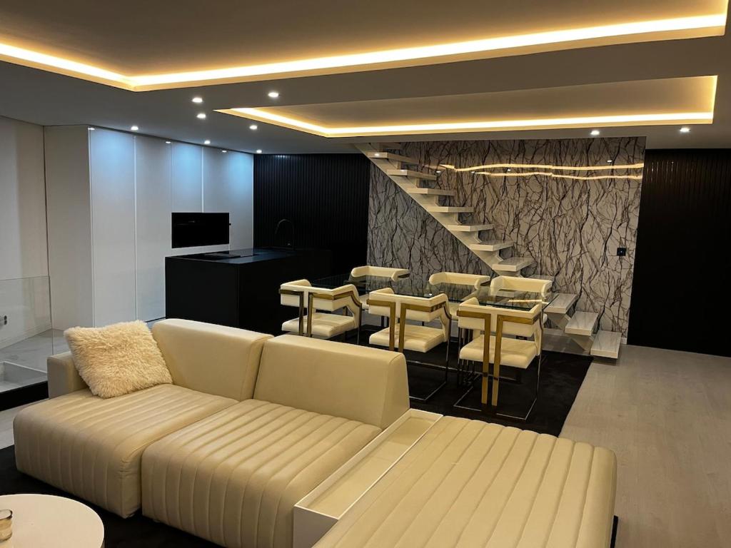 Luxury 3-Suite Apartment in the Heart of Porto