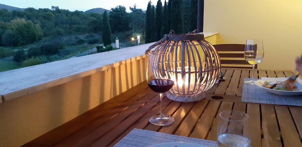 Duplex Tuscan Home - View and Pool Sleeps 4-6