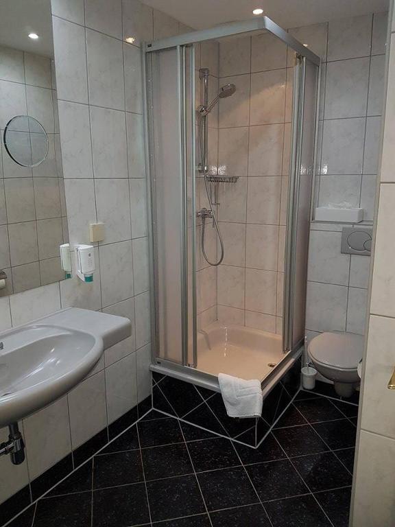 Koupelna v ubytování Hotel Linden