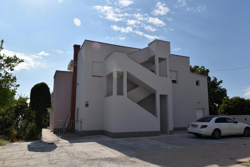 Apartments and rooms by the sea Podstrana, Split - 25433