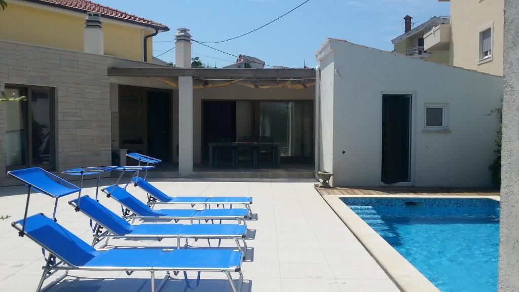 Holiday house with a swimming pool Premantura, Medulin - 25859