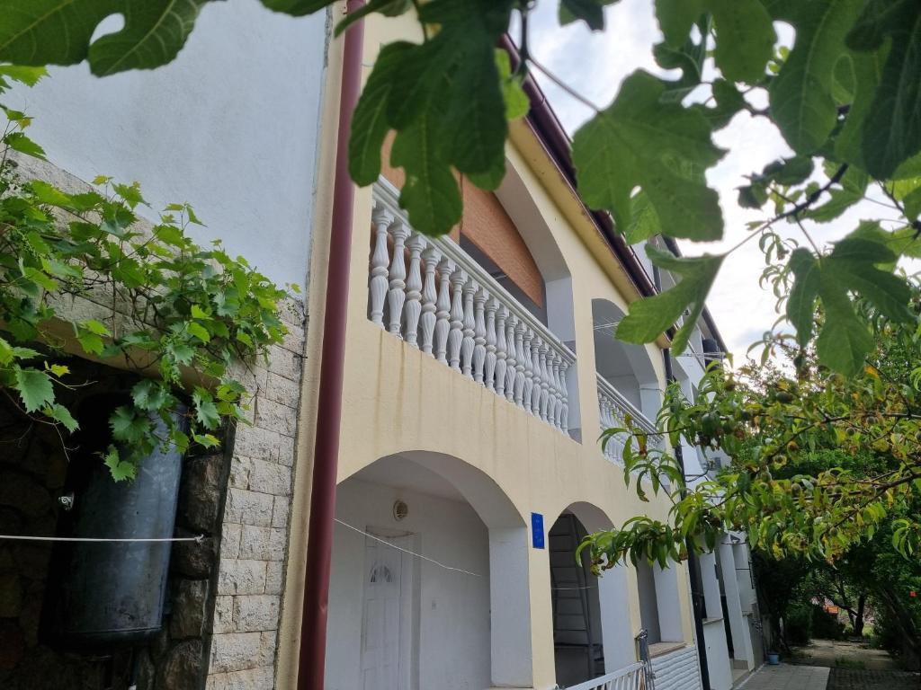 Rooms with a parking space Starigrad, Paklenica - 27468