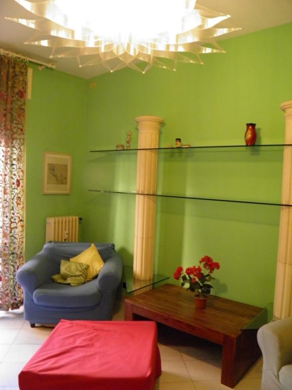 A seating area at La Casa Dei Gerani