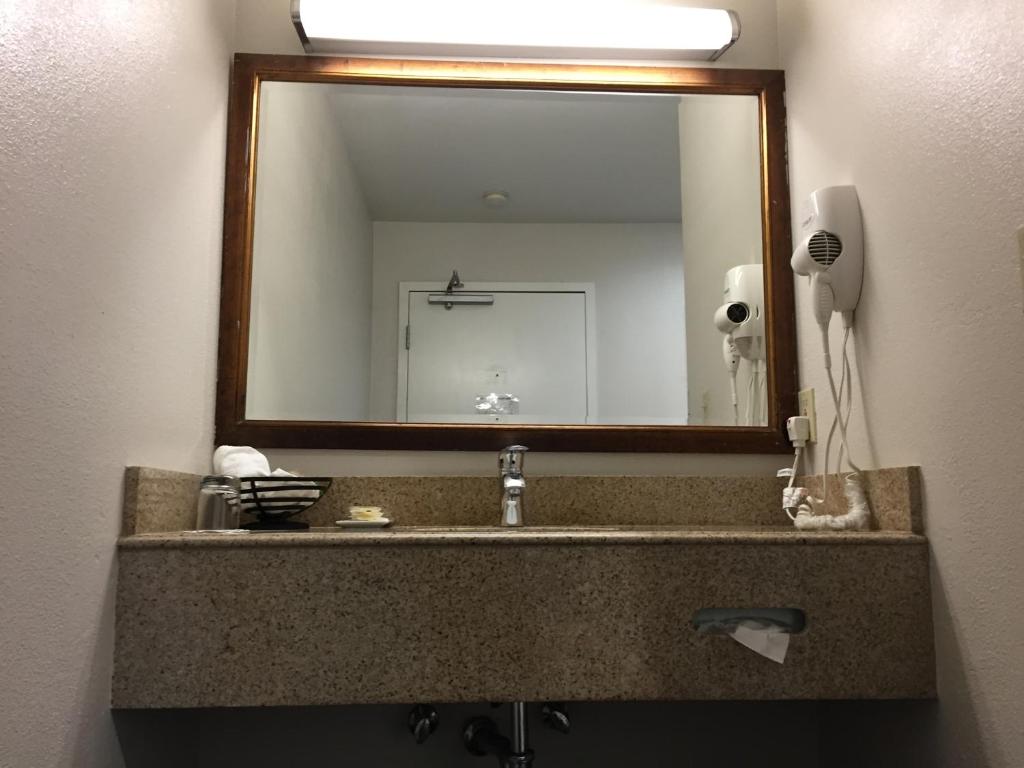 Buena Vista Motor Inn photo