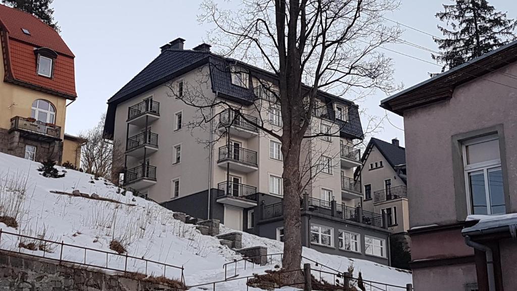 Budova, v ktorej sa apartmán nachádza