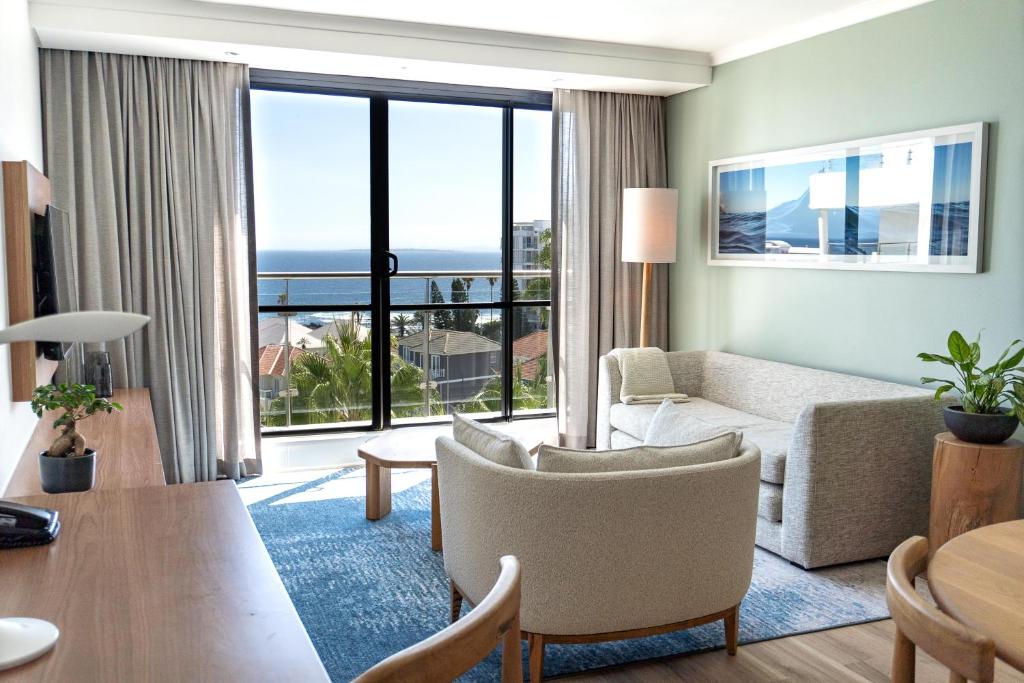 President Hotel - 