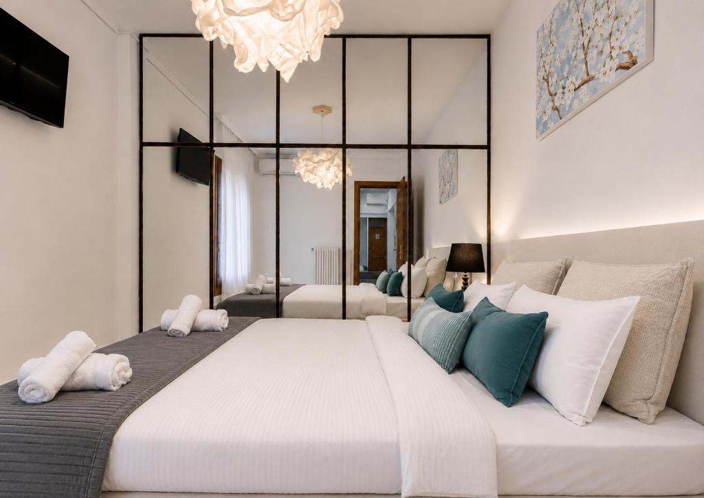 95sqm - 10min center - 2 bedrooms -2AirCo - Gas heating - 3 SmartTvs -Netflix - Optical fiber - 2nd floor