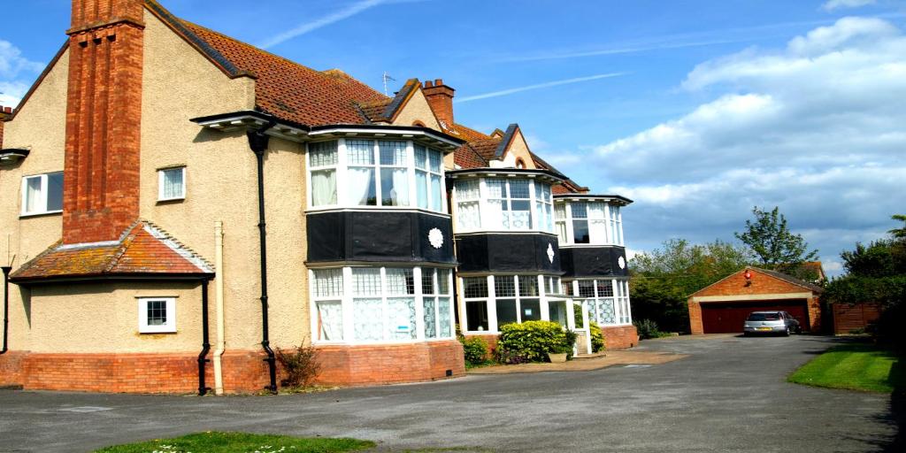 Cloisters Guest House in Burnham on Sea, Somerset, England