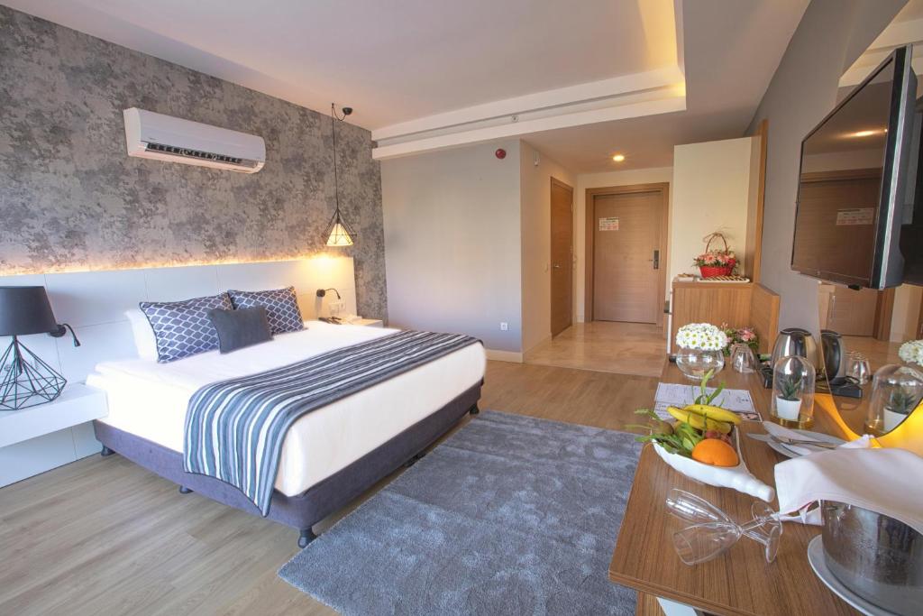 Greenwood Suites Resort - 