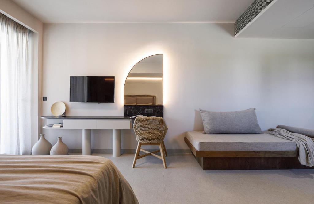 ANASSA Nikiti Living - Chambre Triple Avec Vue Sur La Piscine