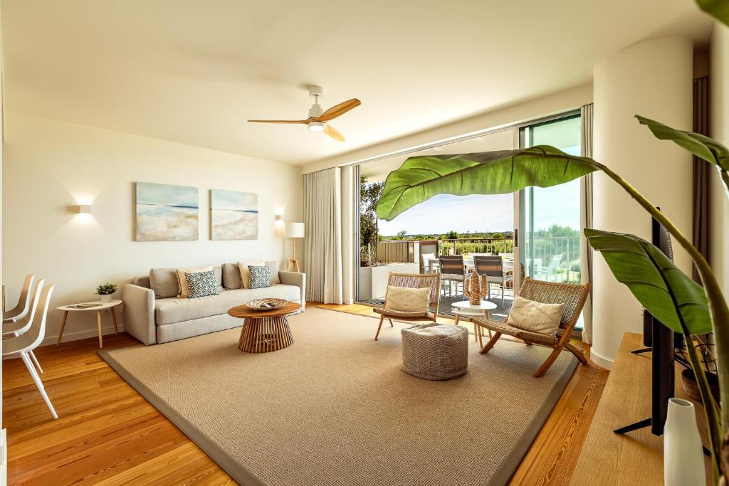 Bayline Beach & Lagoon Apartment Spa & Gym