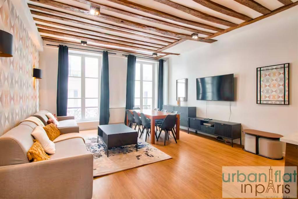 Urban Flat 108 - Stunning 4 BDR Flat in Paris