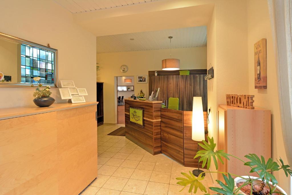 Kuchyň nebo kuchyňský kout v ubytování L' Angolo Ristorante & Hotel GmbH