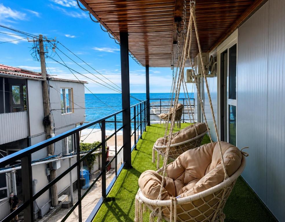 Готелі: Silveroks Sea Apartments, Чорноморськ