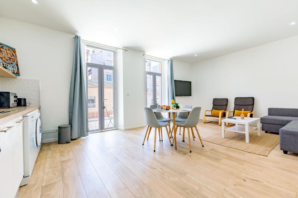 Cocons Apartments by Halldis