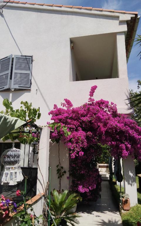 Appartement indépendant dans villa, entre Fréjus et St Raphaël
