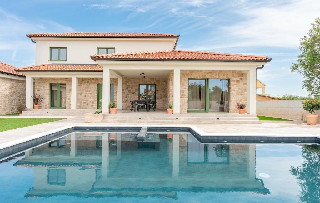 Villa LORNA S BAZENOM
