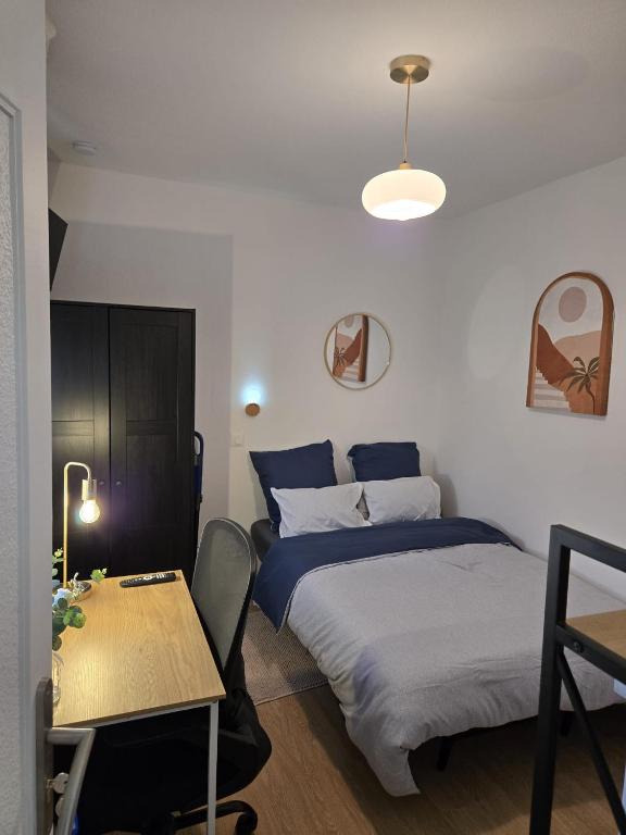 Chambre 5 confort avec cuisine,10m2, salle de bain partagé avec une autre