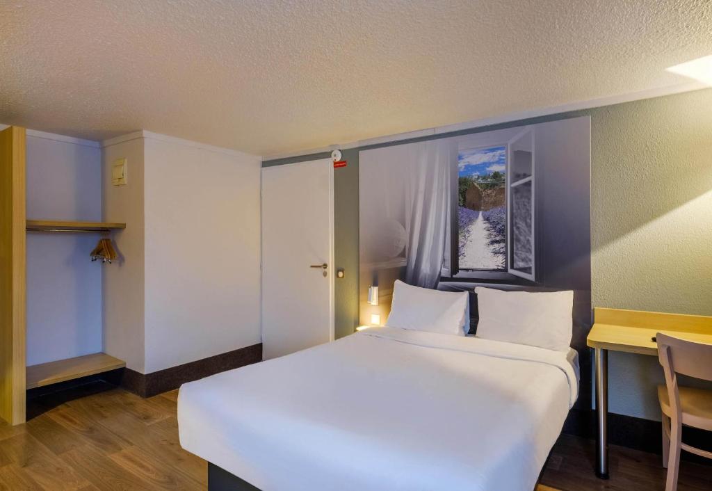 B&B HOTEL FREJUS Puget-sur-Argens - Double Room - Disability Access