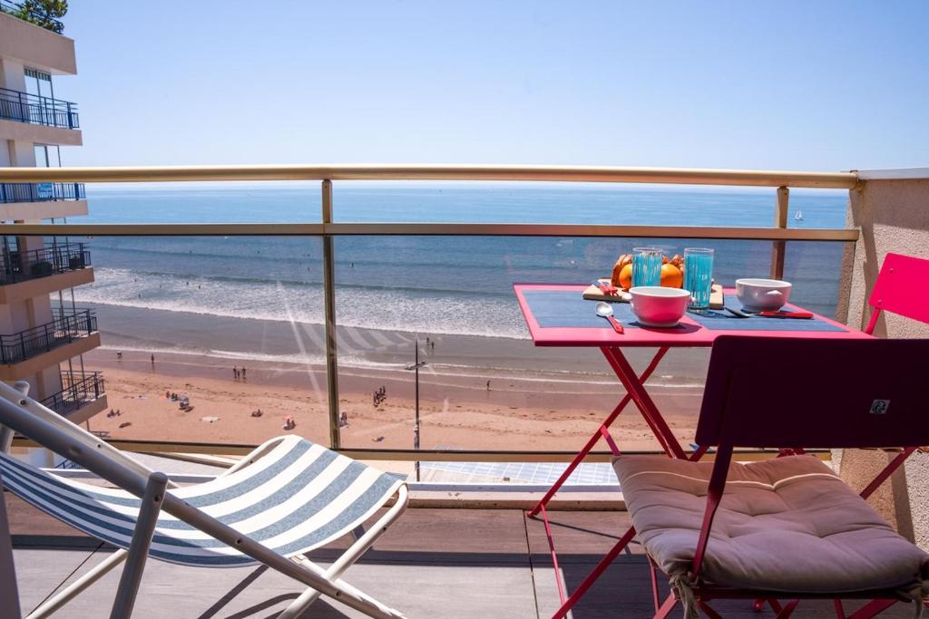 L'Agora - 4-6 people - Oceanfront view & balcony